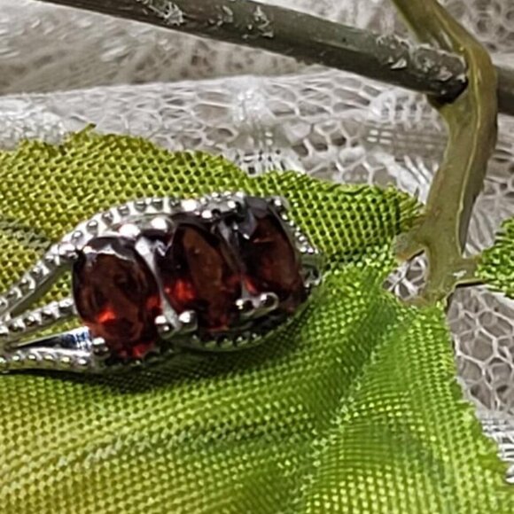 New, Mozambique Garnet Ring and Pendant Necklace, Size 5 - Picture 8 of 14